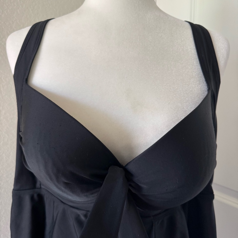 Torrid Wireless Babydoll Tie Front Tankini Top - Picture 5 of 11